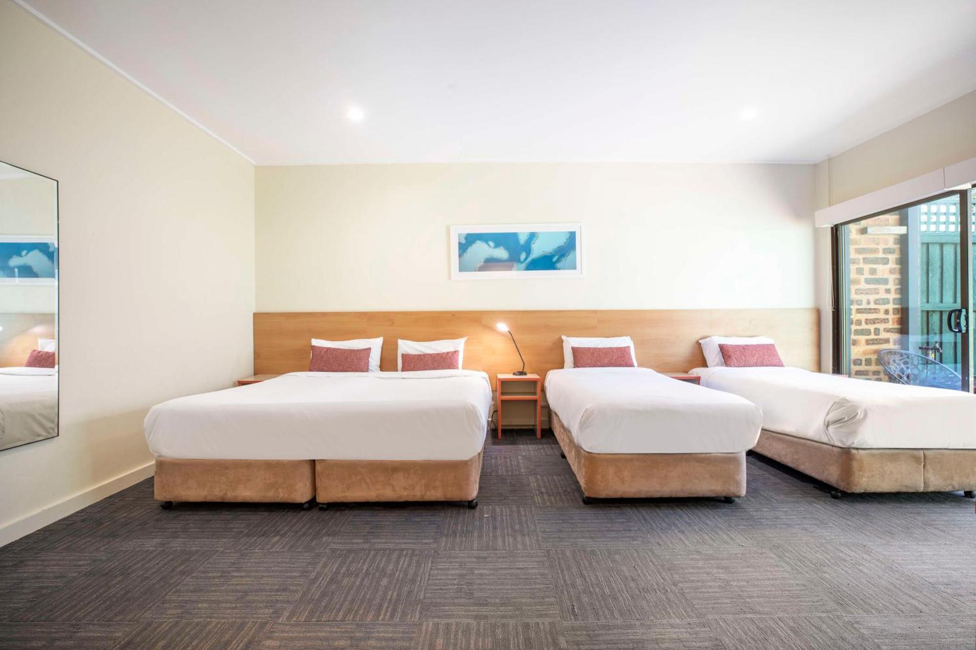 Nightcap At High Flyer Hotel Bankstown Εξωτερικό φωτογραφία